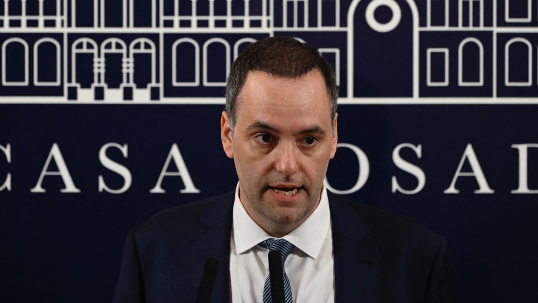 Milei busca penar "el adoctrinamiento en las escuelas"