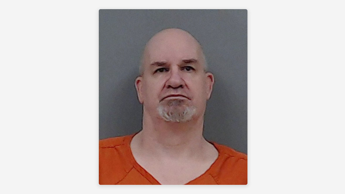 Informático suplanta la identidad de una persona durante tres décadas