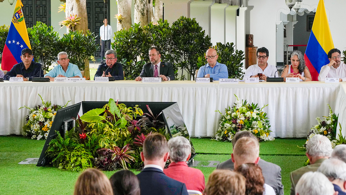 ELN suspende ciclo de negociaciones y pide una "reunión extraordinaria"