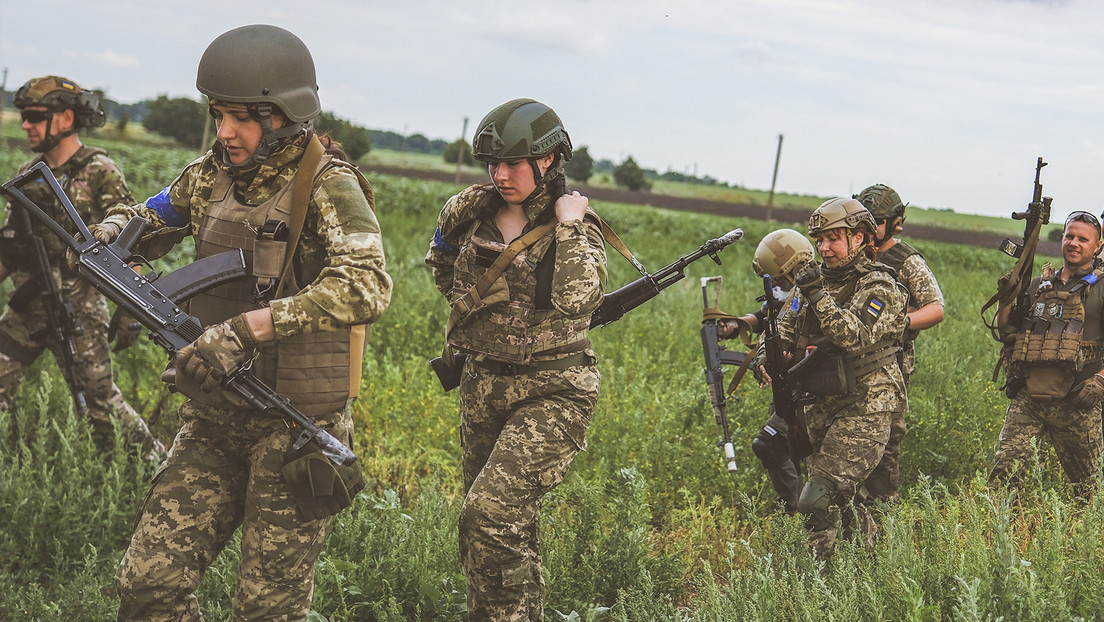¿Deberían prepararse las mujeres en Ucrania para una movilización?
