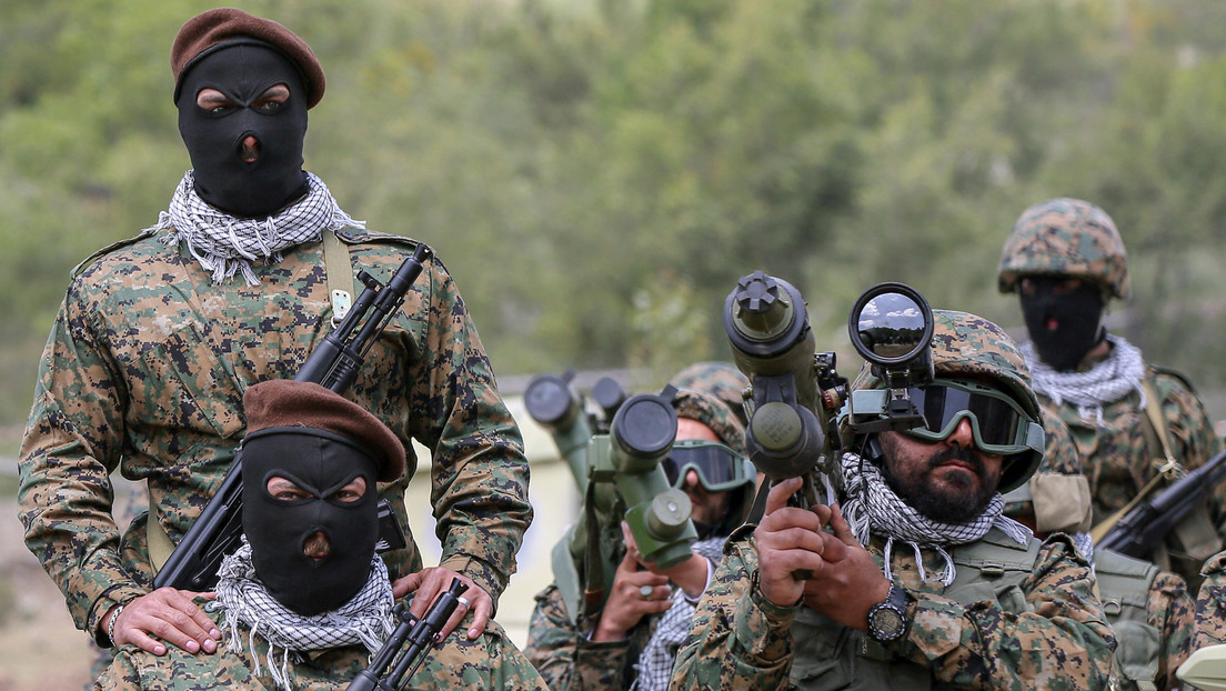 Hezbolá lanza una andanada de cohetes hacia Israel