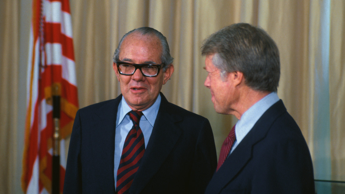 Los archivos que revelan las entrañas de la "narcodemocracia hereditaria" en Colombia