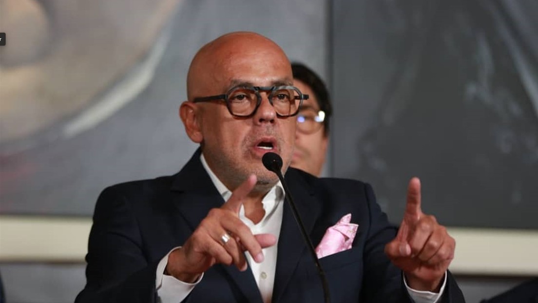 "Jamás toleraremos un ultimátum": Venezuela responde a sanciones petroleras de EE.UU.