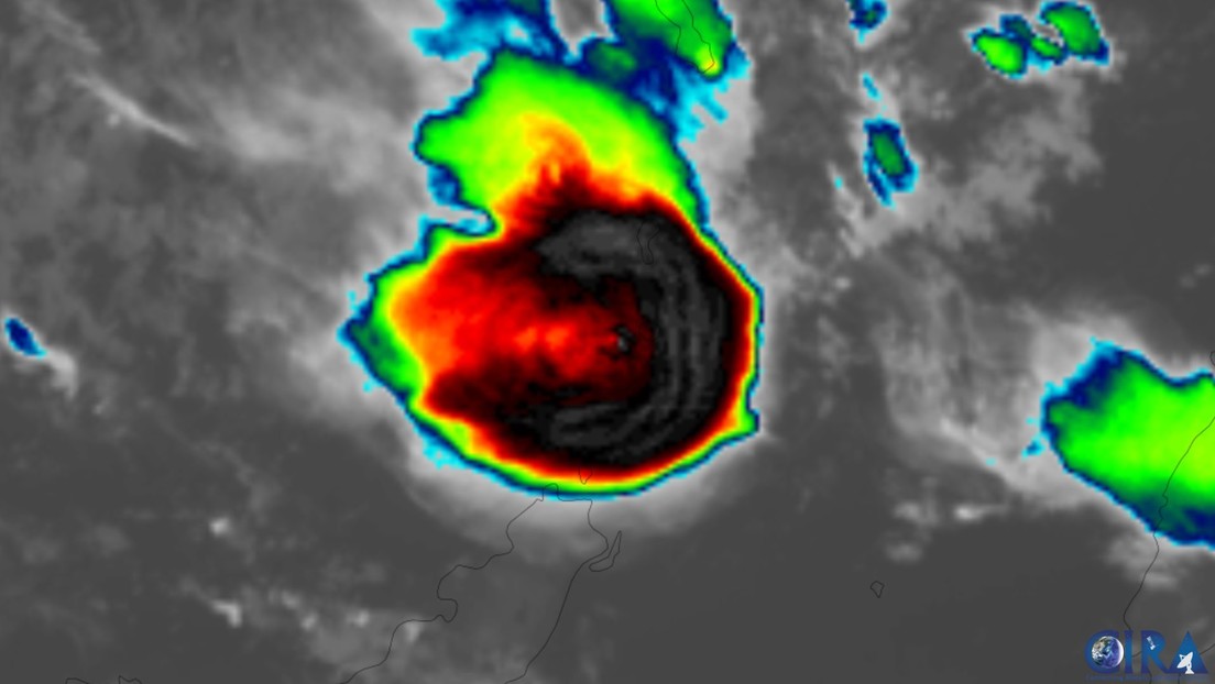 La épica erupción volcánica en Indonesia, vista desde el espacio (VIDEO)