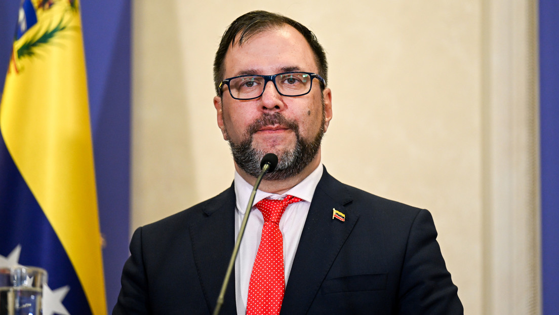 Venezuela rechaza la pretensión de EE.UU. de "tutelar, controlar y manipular" su industria petrolera