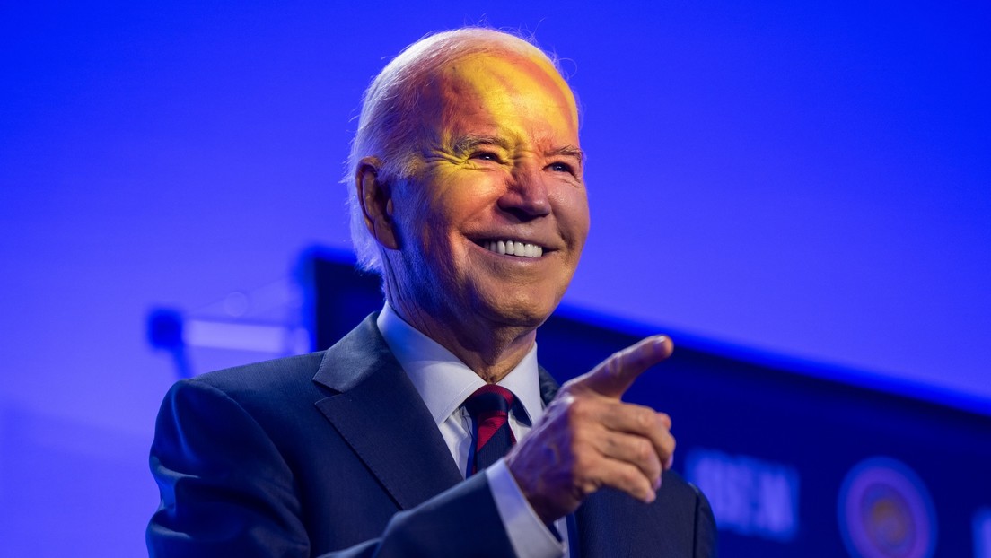 Biden insta a elegir entre la libertad y la democracia