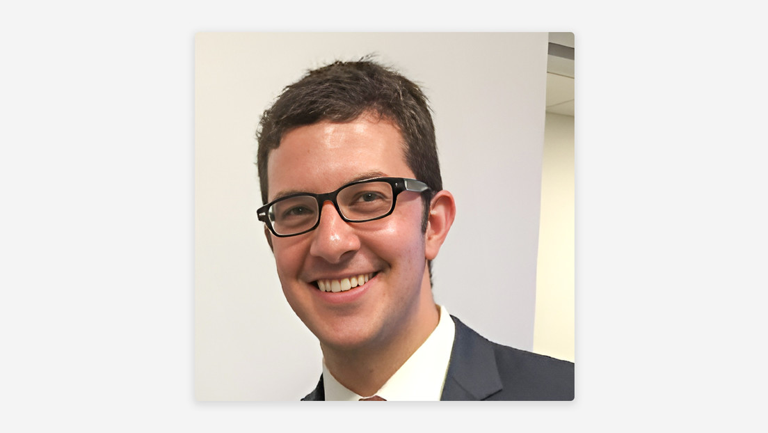 Tribunal ruso condena en rebeldía al portavoz de Meta a seis años de prisión