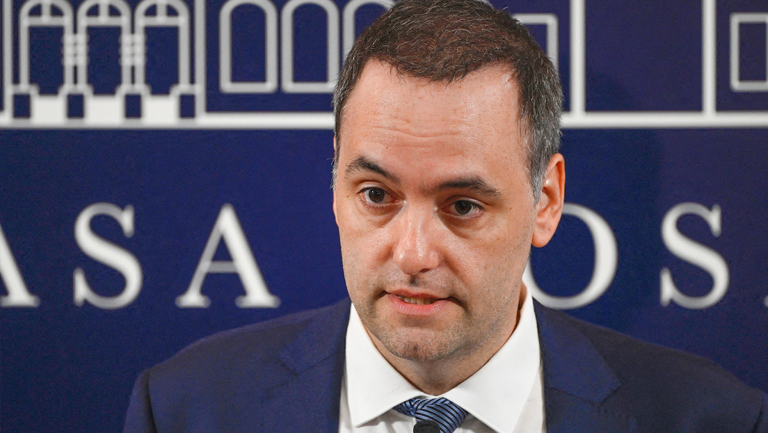 Adorni afirma que "la motosierra es eterna" y vaticina el futuro político de Milei