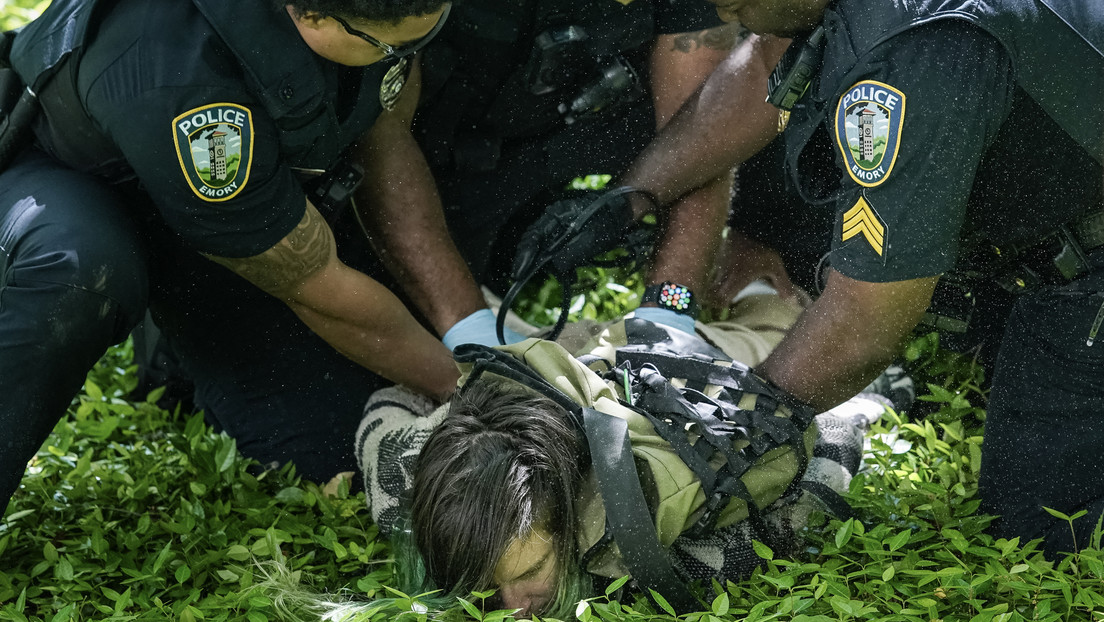 VIDEO: Policía de Georgia dispersa por la fuerza a los estudiantes propalestinos