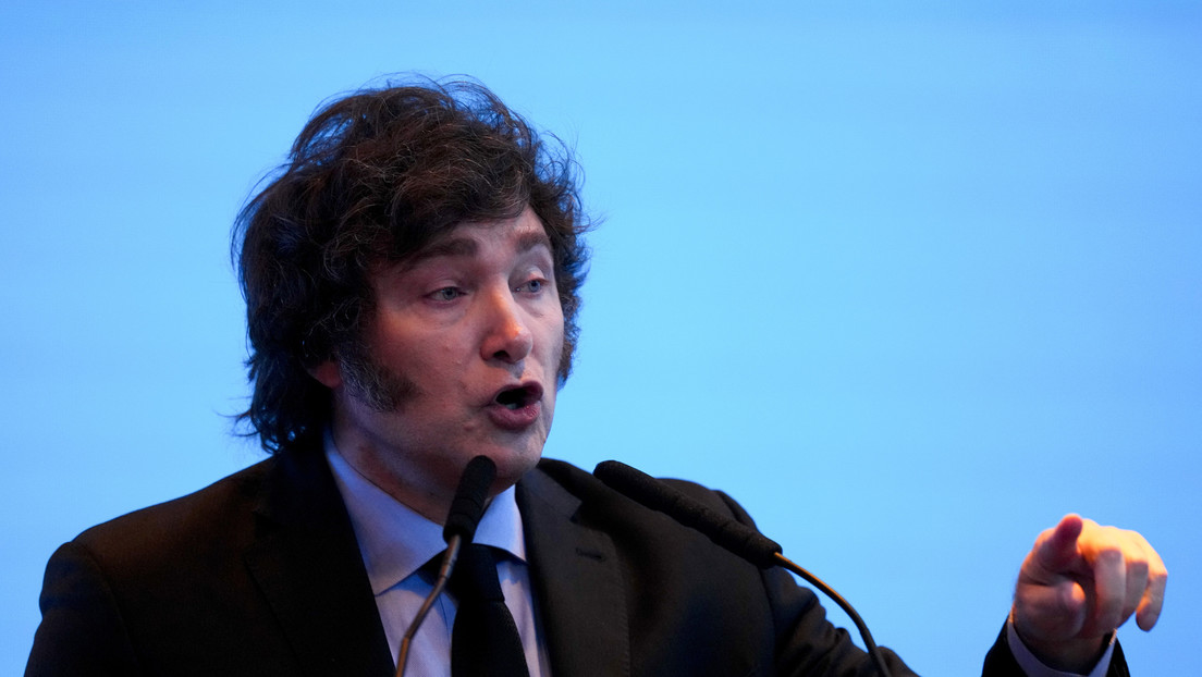 "Falsificar dinero para tapar el agujero": Milei responde al discurso de Cristina Kirchner