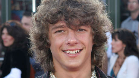 Actor de 'Zoey 101' denuncia que fue abusado sexualmente por su agente