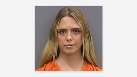 'Influencer' que fingía ser adolescente es detenida por abuso sexual a 4 menores