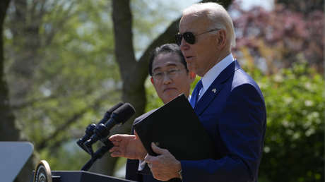 Biden olvida a quién dirigirse y revela una lista de reporteros preseleccionados (VIDEO)