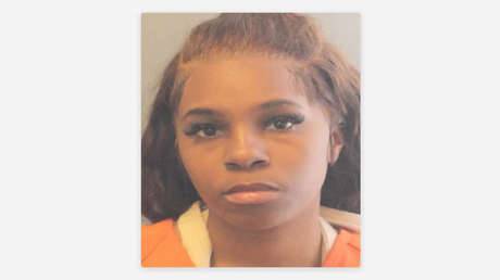 Arrestan a una madre por dejar sus niños solos en casa para irse de vacaciones