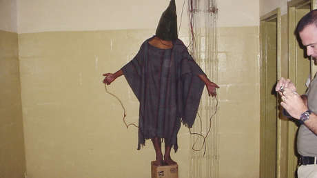 Prisioneros exponen maltrato por militares de EE.UU. en la prisión de Abu Ghraib