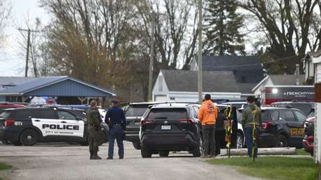 Coche embiste contra una fiesta de cumpleaños y deja 2 niños muertos y varios heridos (VIDEO)