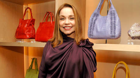 Condenan a prisión a famosa diseñadora colombiana por contrabando de bolsos de piel animal