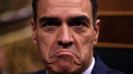 "Soy un hombre profundamente enamorado de mi mujer": Pedro Sánchez triunfa en bolero