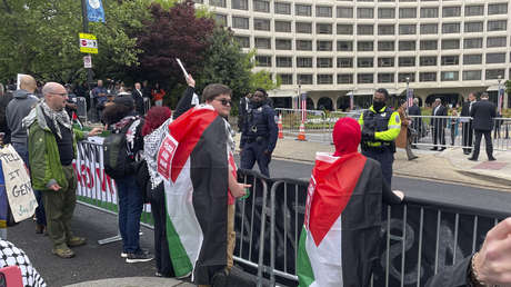 VIDEOS: Activistas propalestinos abuchean a periodistas invitados a cena de la Casa Blanca