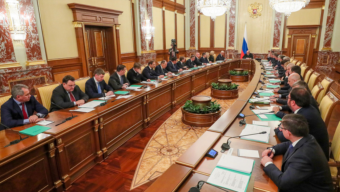 El Gobierno ruso dimite tras la investidura de Putin