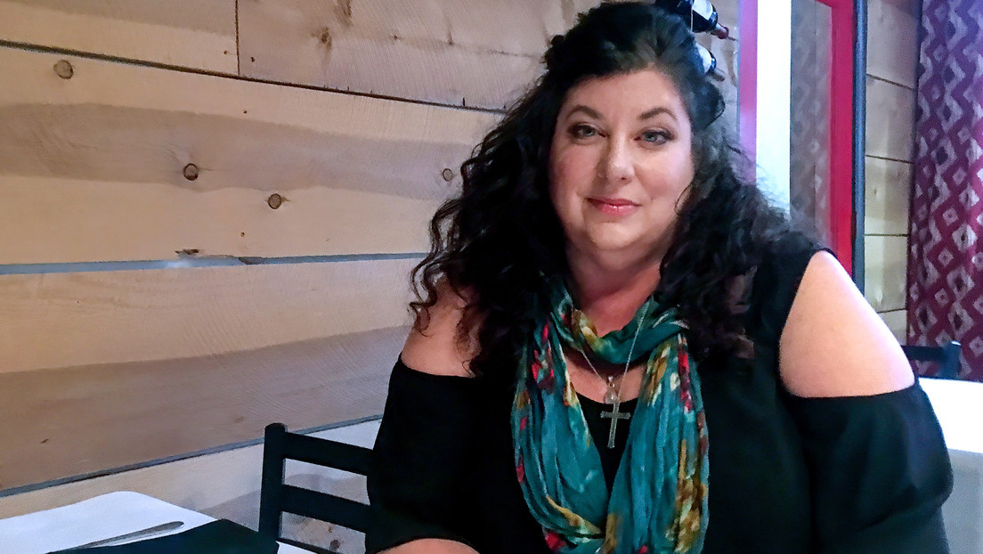 "Quiero que Joe Biden rinda cuentas": Carlson entrevista a Tara Reade que acusa al presidente de agresión sexual