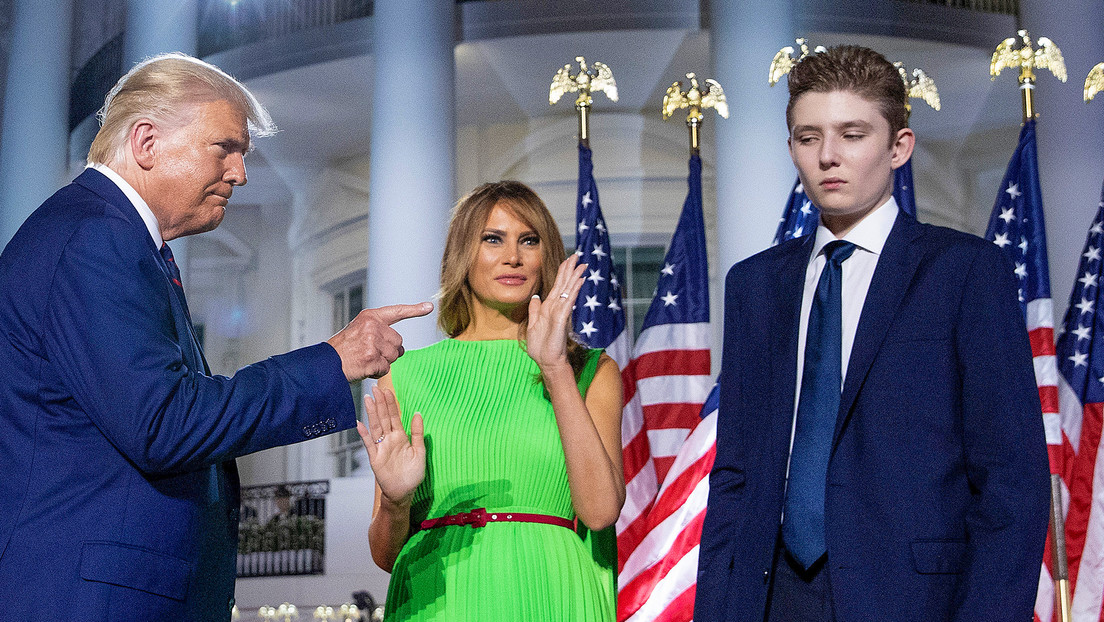 El hijo menor de Trump se retira de su debut político