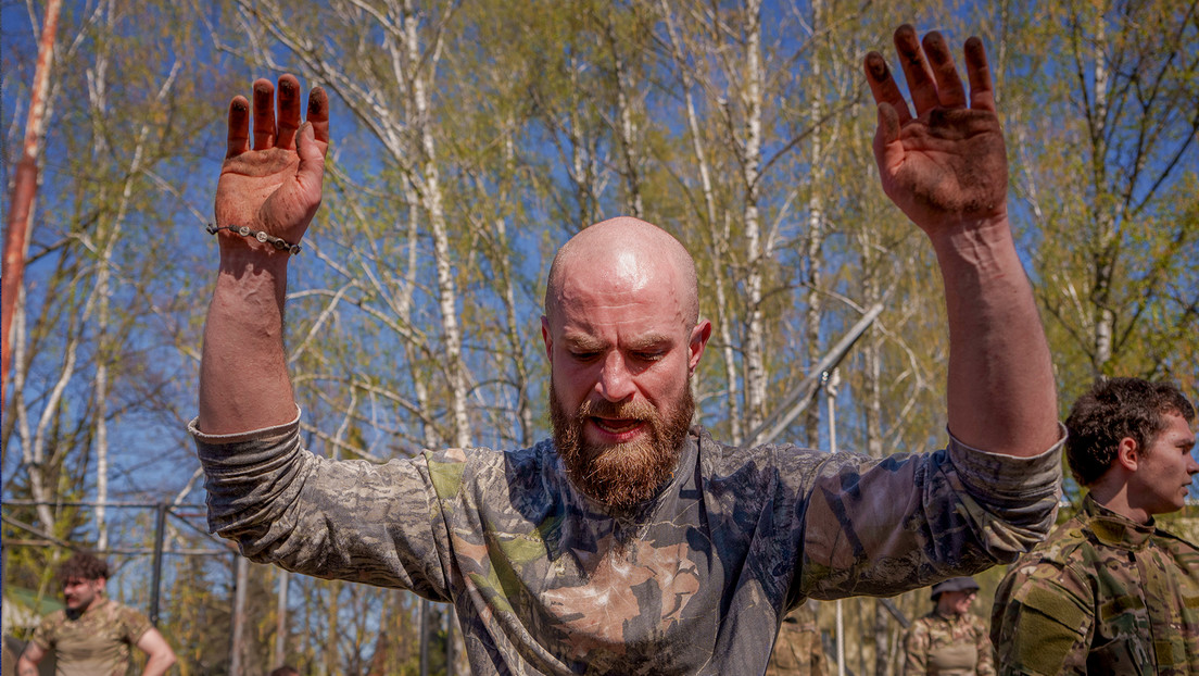 Ucrania podría confiscar bienes y bloquear cuentas bancarias de evasores del servicio militar