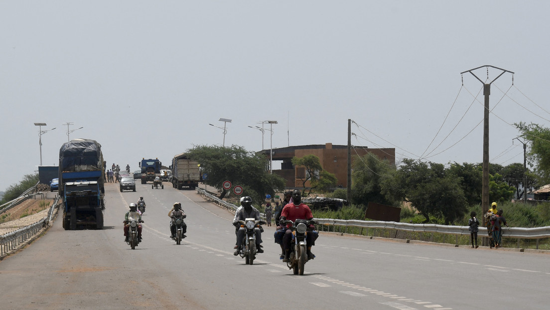 Níger acusa a un país vecino de tener bases militares de Francia, donde "se entrenan terroristas"