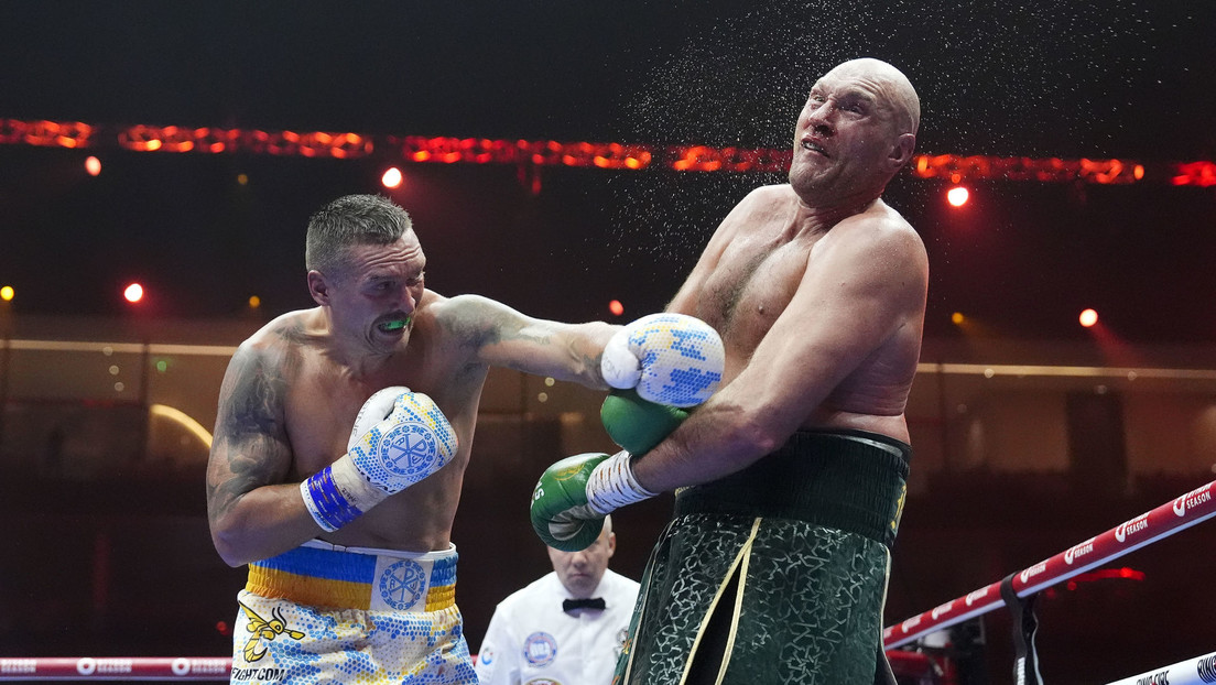 Usyk vence en histórico combate a Fury y es el primer campeón indiscutible de los pesos pesados