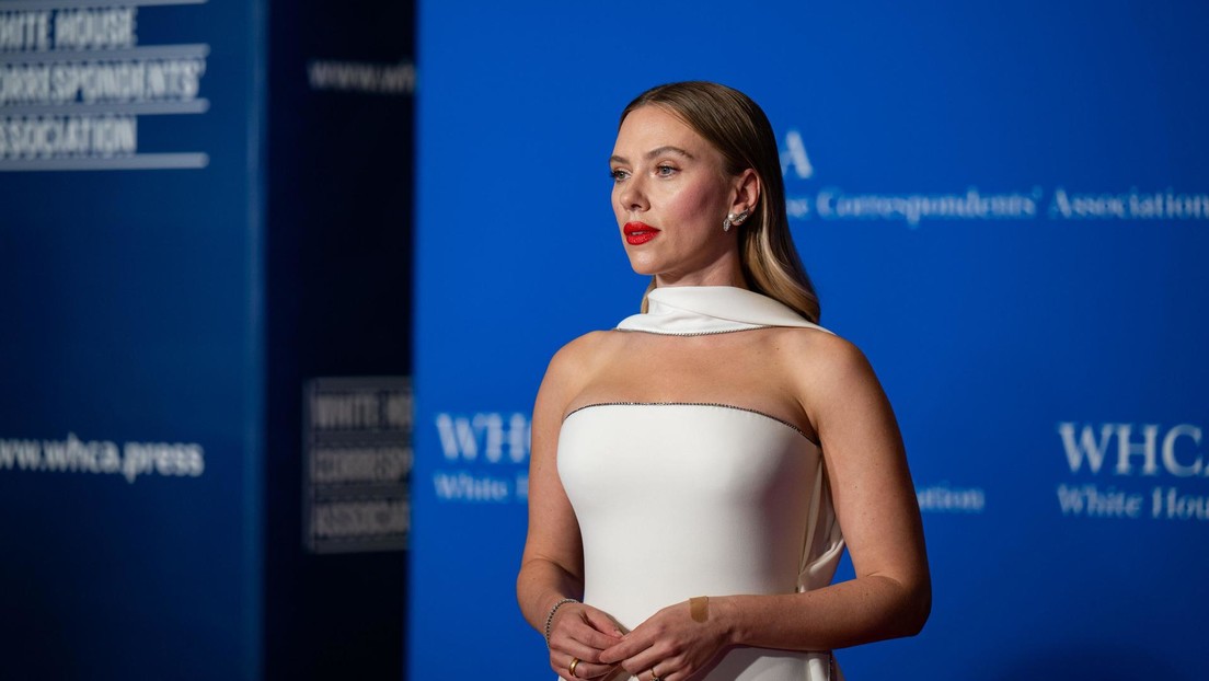 Scarlett Johansson denuncia que OpenAI le 'robó' la voz