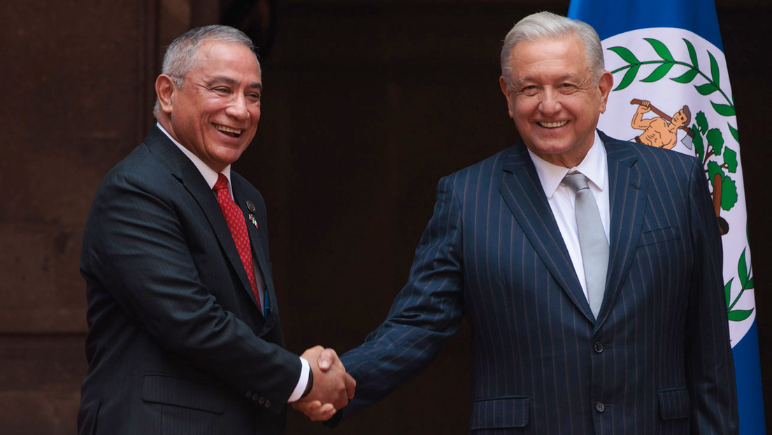 López Obrador anuncia un acuerdo para enviar energía eléctrica a Belice