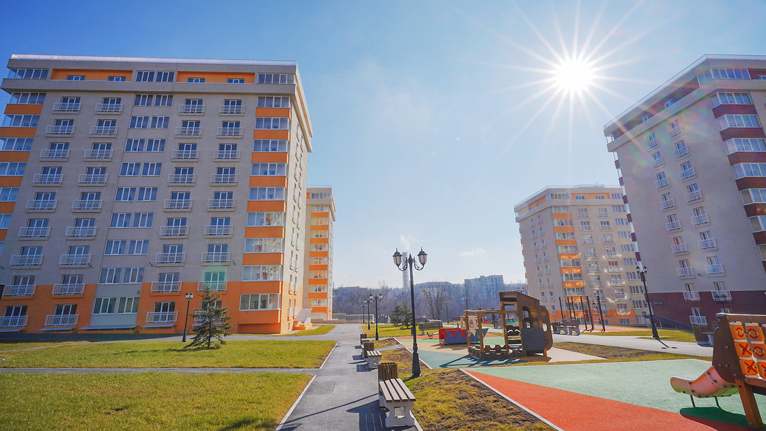 "Un parque industrial en lugar de Azovstal": Cómo Rusia está reconstruyendo Mariúpol