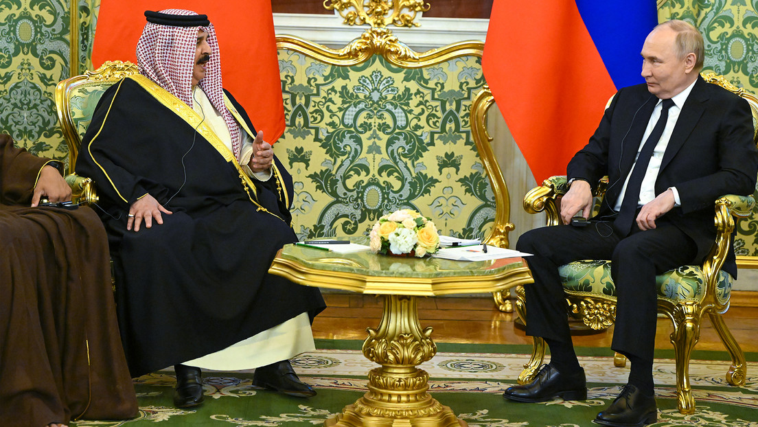Putin se reúne con el rey de Baréin en Moscú
