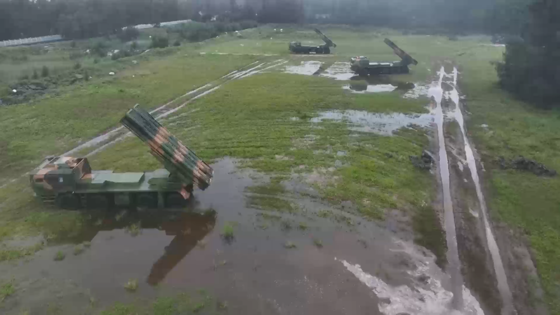 China publica video que simula ataque con misiles contra Taiwán