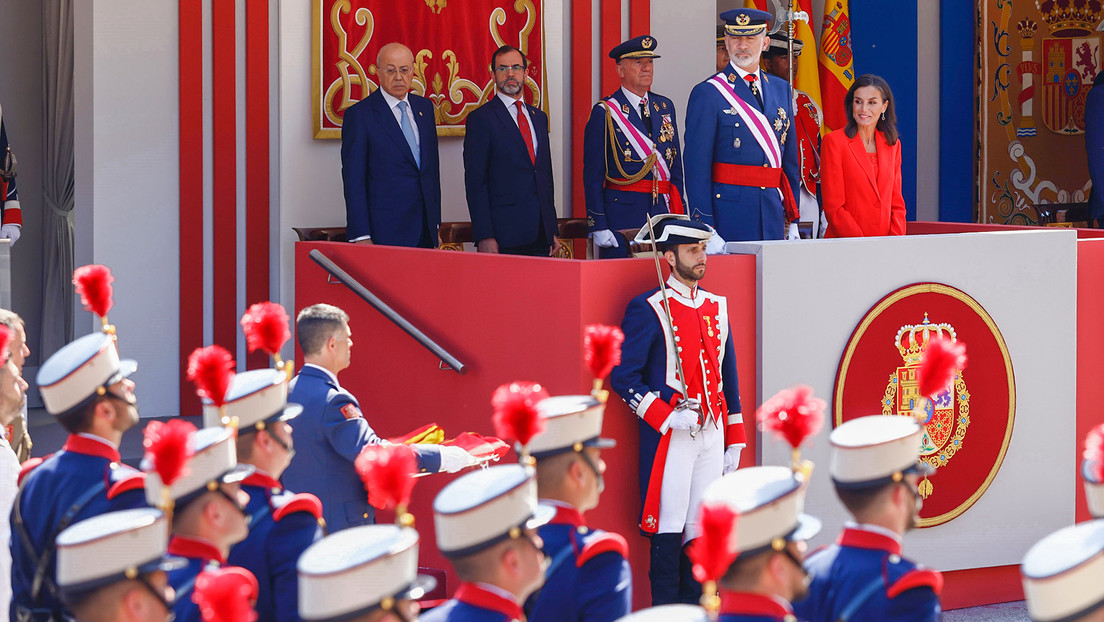 España celebra el Día de las Fuerzas Armadas con un desfile (VIDEOS)