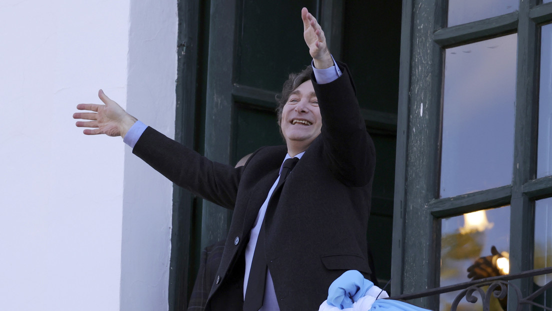 "'Rockstar'" y "gigante que doma la inflación": Milei elogia a uno de sus 'intocables'