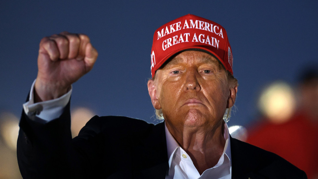 Trump considera indultar a Julian Assange