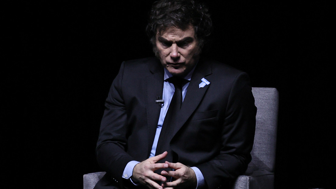 Los efectos adversos de la 'motosierra' de Milei: menos inflación, pero mayor pobreza y desempleo