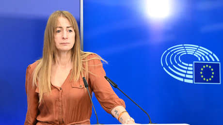 Clare Daly, representante irlandesa en el Parlamento Europeo