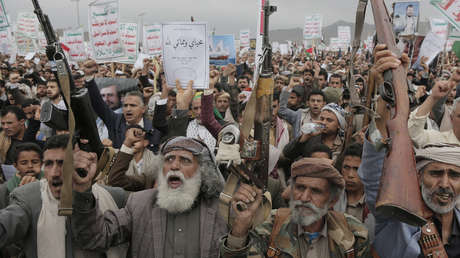 Los hutíes amenazan con atacar todos los barcos con destino a Israel