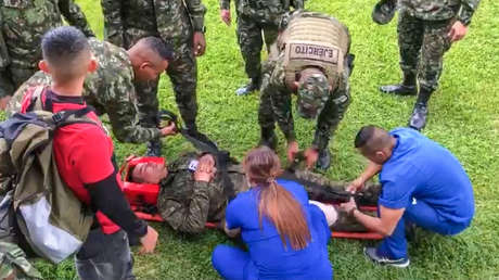 Petro responde a amenazas de disidentes sobre decapitar soldados