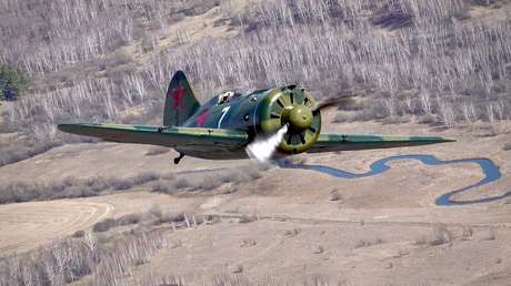 Caza reconstruido de la II Guerra Mundial volará en desfile del Día de la Victoria en Rusia