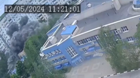 VIDEO: Momento exacto del derrumbe parcial de un edificio residencial en Bélgorod