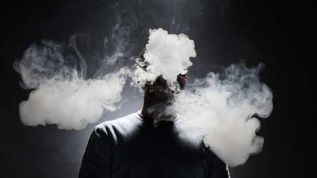 Joven adicto al vapeo termina con "un 1% de posibilidades de vivir" y doble trasplante de pulmón