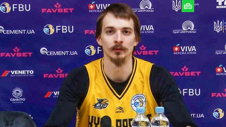 Un destacado baloncestista ucraniano intenta escapar del país, pero es detenido y reclutado