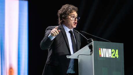 "Lo tengo 'matchpoint' a Pedrito": Milei arrecia sus críticas a Sánchez en una referencia al Zorro