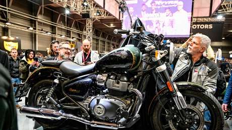 Hospitalizan al presidente checo tras sufrir un accidente de moto