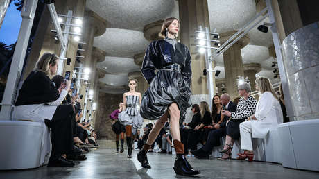 Lujo, exclusión y porrazos a vecinos: ¿Privatizan el parque más emblemático de Barcelona?