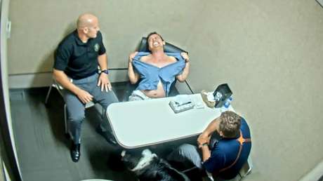 Pagan 900.000 dólares a un estadounidense que sufrió 17 horas de tortura psicológica en la Policía