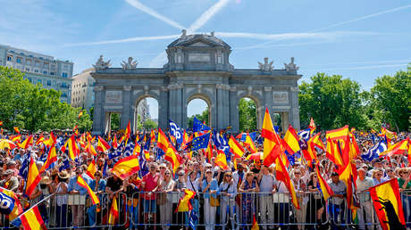 Miles de personas protestan en Madrid contra Sánchez y la ley de amnistía (VIDEOS)